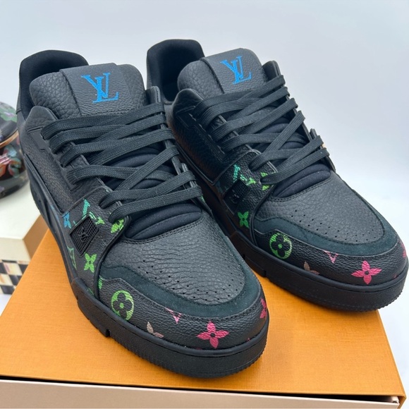 Men's Louis Vuitton monogram trainer sneakers 
size 11 fits 12 US 
made in Italy - Picture 1 of 10